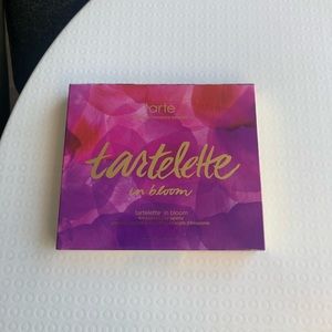 Tartelette in Bloom clay Eyeshadow Palette